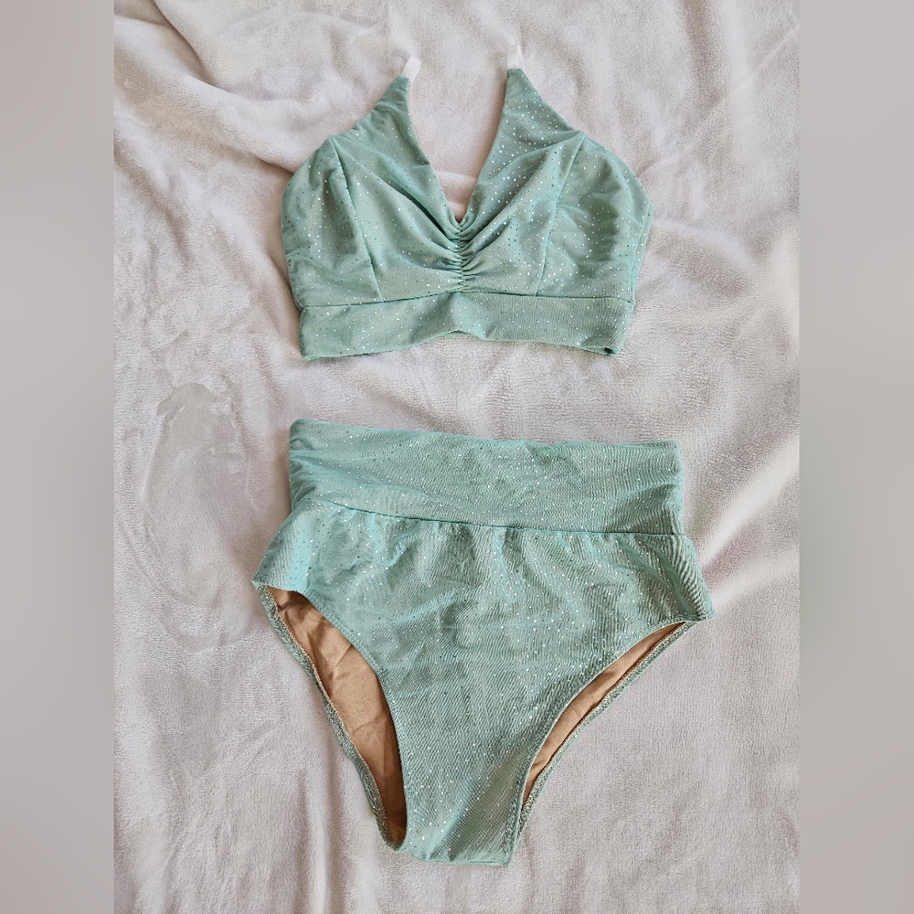 Legie Segie Maia Set - Size Large NWT